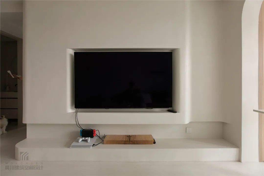 布置|90㎡现代侘寂风,极简的空间,优雅的线条,舒适的软装