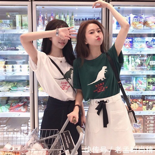 一起老去 棉麻的面料穿起来比较轻薄透气