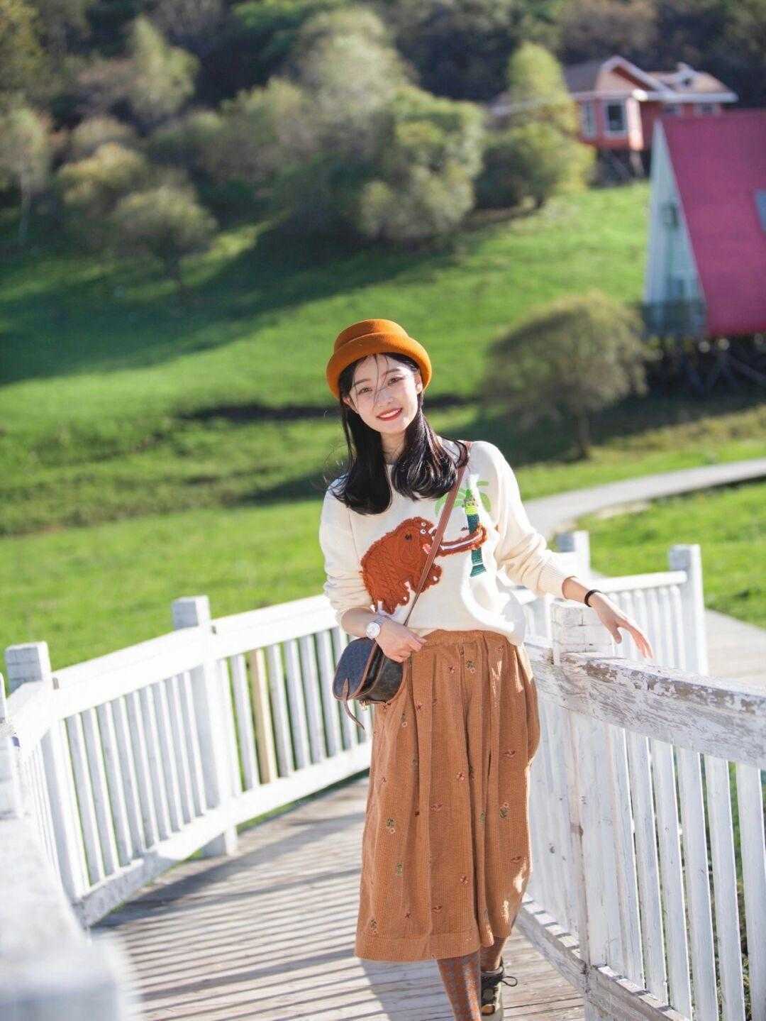 风衣 秋天穿搭没头绪？试试这些高级时髦的大地色穿搭，百搭又洋气