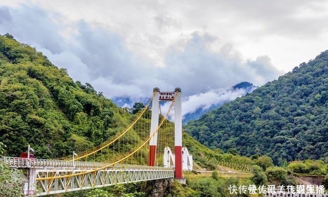 背包客|被称为用血铸成的公路，3000多名工人为路捐躯，景观让人迷恋