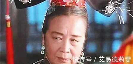 绝户&乾隆出行,见一户人家门口写着一副对联可笑,但看到横批就大怒了