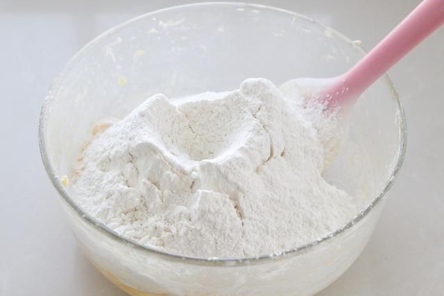 无需打发黄油，烘焙小白也会做的美味甜点，外酥里嫩咬一口还爆浆