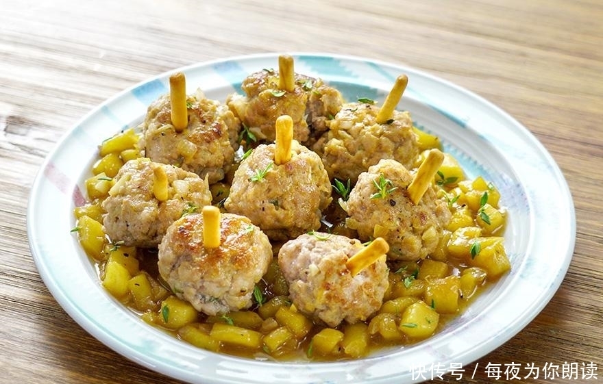 2021我家的年夜饭，一共4道菜，简单美味，全家都喜欢