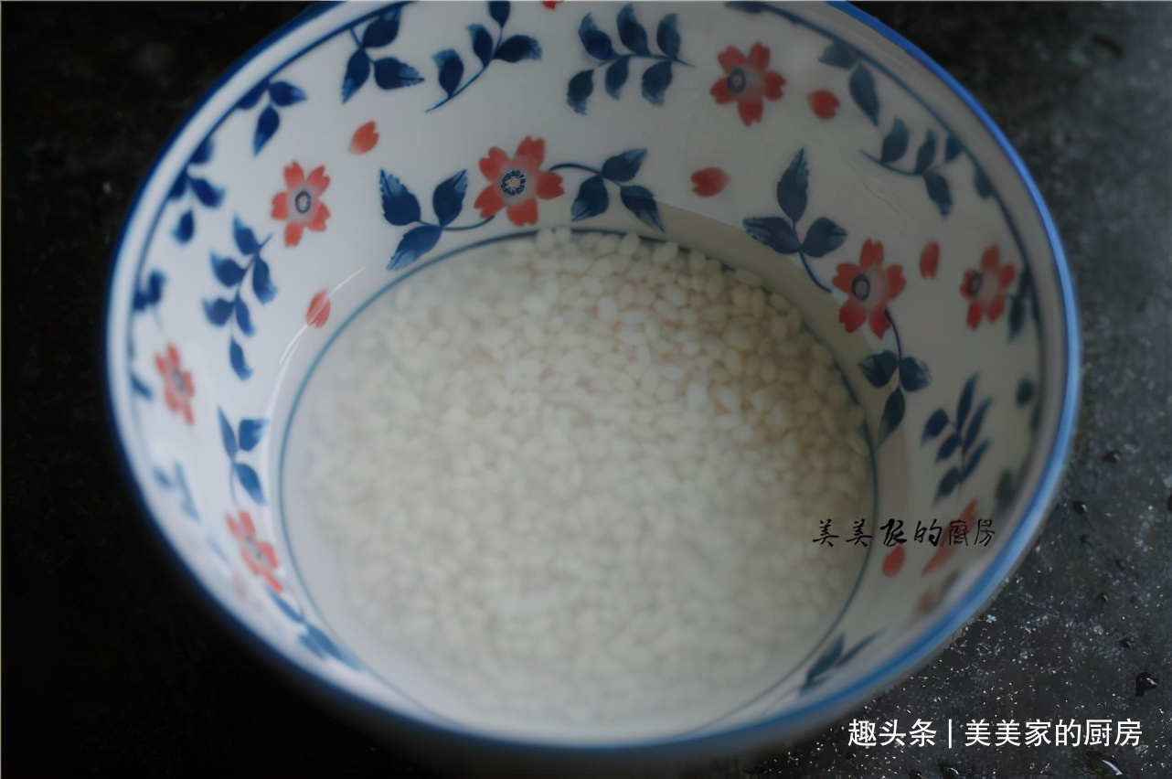 秋天解燥首选它,胜过滋补汤,搭配糯米入锅一蒸,超滋润!