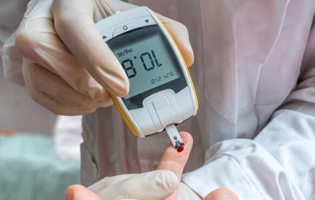 血糖|多走路能降血糖医生告诉你实情,血糖高的人不妨来看看