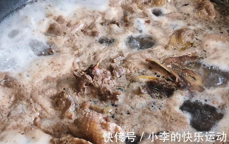 炖鸡要不要先汆水?看看步骤就懂了,炖的不好吃是因为少了这步