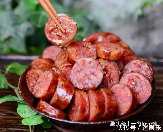 吃不完的香肠,别直接放冰箱,教你2招,保存半年不变质还香味浓