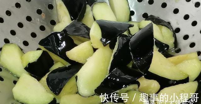 大葱|一个茄子加一个土豆,也可以做出美味下饭菜,食材不够,方法来凑