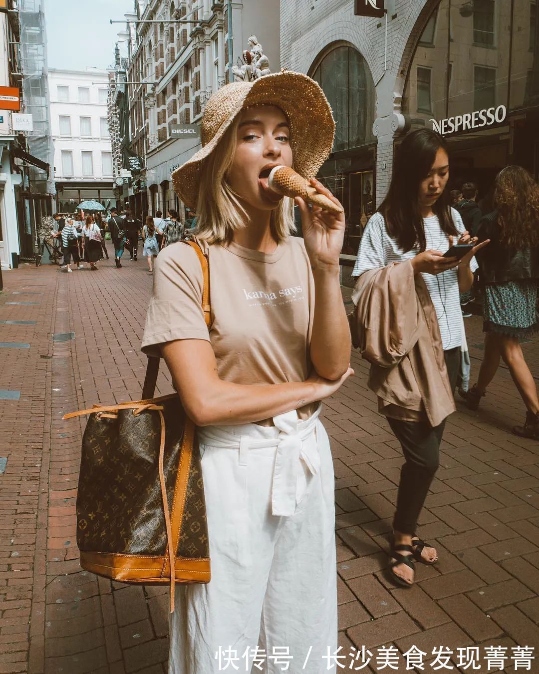 松垮|T恤+阔腿裤，早秋最显瘦搭配！