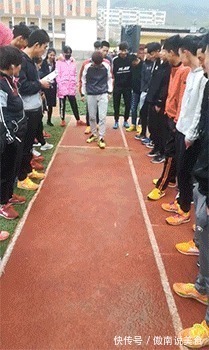 |搞笑GIF:单身久了真可怕 看什么都觉得在看美女