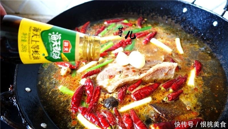 最好吃经典的牛肉面做法,汤汁鲜美浓稠,牛肉软烂入味,太过瘾