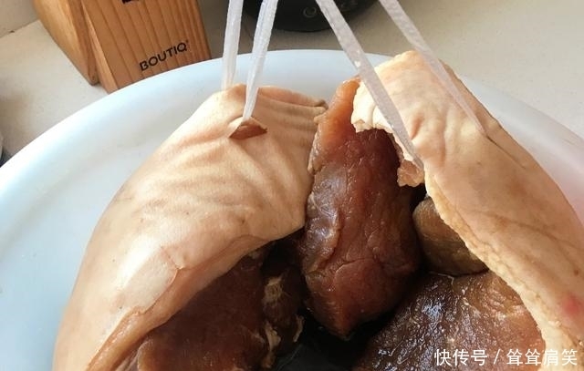 腊肉|腌腊肉时,一斤肉放多少盐合适?教你秘制做法,腊肉晒好醇厚甘香