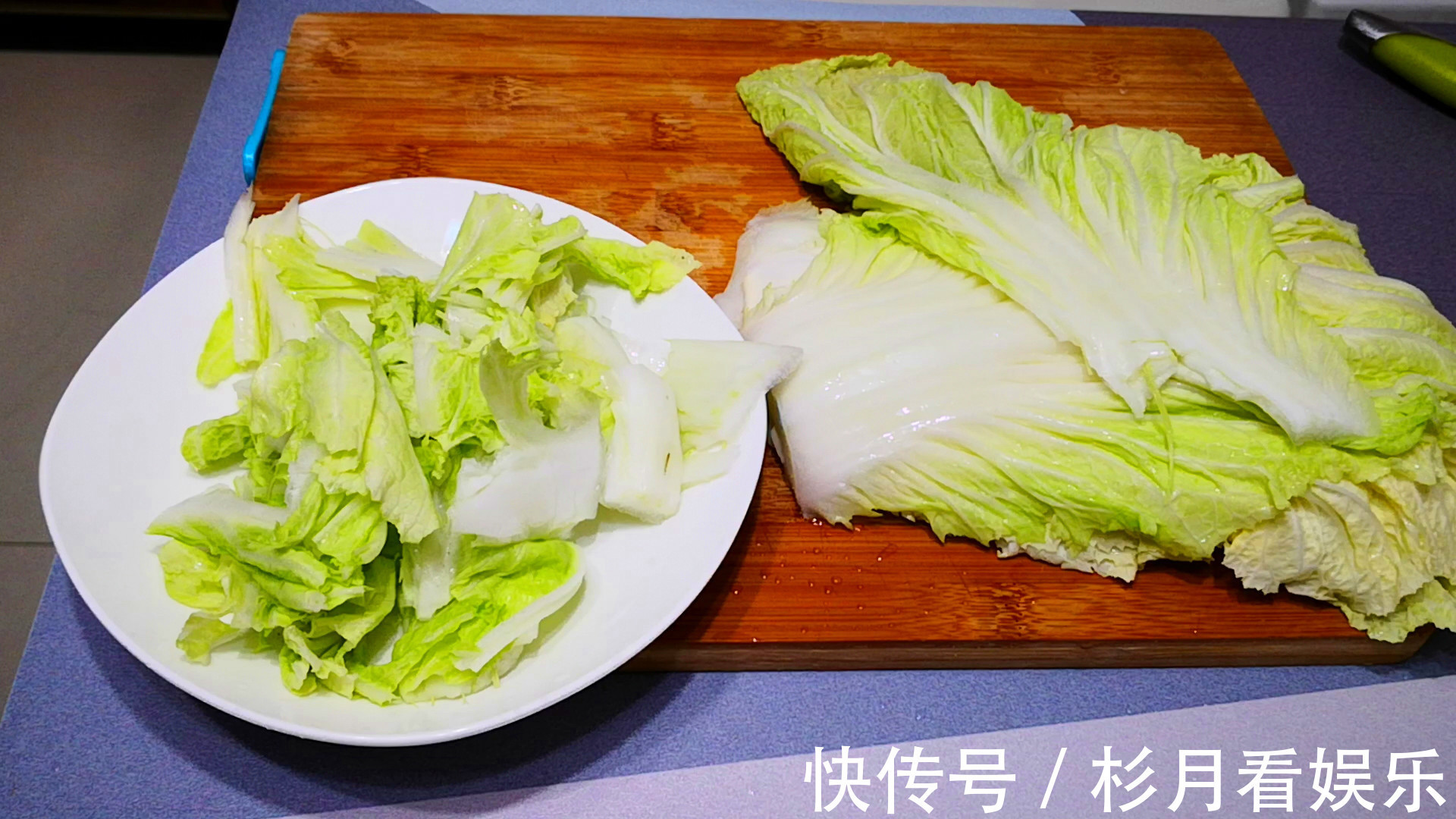 做白菜炖粉条时,要牢记“3要点”,炖出的菜味道正,鲜香四溢!