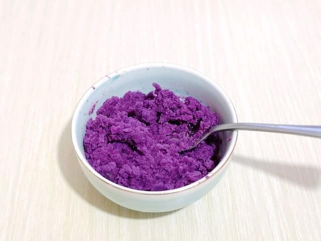 烤箱|用蛋挞皮做好吃的紫薯酥,简单好做的小甜品,孩子很喜欢吃