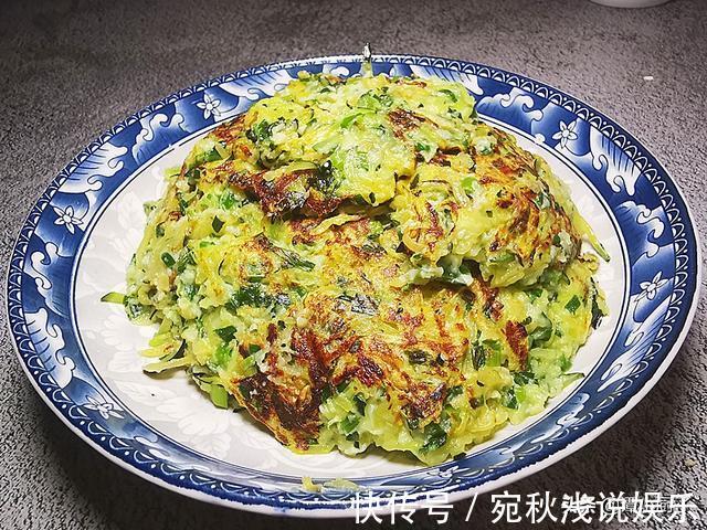面粉|入伏后,吃肉没食欲,不妨尝尝这菜,简单煎一煎,既当菜又当饭