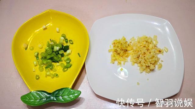 白萝卜|白萝卜别腌咸菜了,教你新吃法,我家一周做4次,营养又解馋,香
