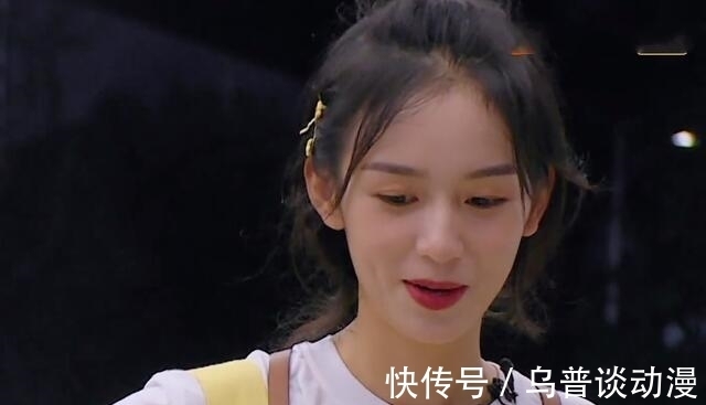 做饭|周也学做饭满头大汗。脸部脱妆,素颜油光满面不像23,太美了