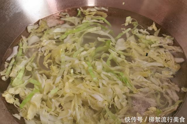 技巧|家常煎牛排,做法简单易学,3个小技巧,牛排鲜嫩有嚼劲,快试试