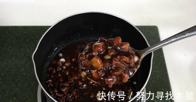 想吃炸酱面自己在家做，成本低，干净卫生还实惠！