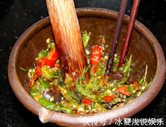 茄子|蒸茄子时，别直接上锅蒸，多加这1步，茄子鲜嫩美味不发黑，真香