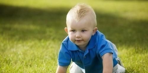 智力|“先爬后走”的孩子,和“不爬就走”的孩子,长大后有这3个差别