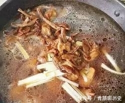 小鸡炖蘑菇:味道鲜美,肉质细嫩!
