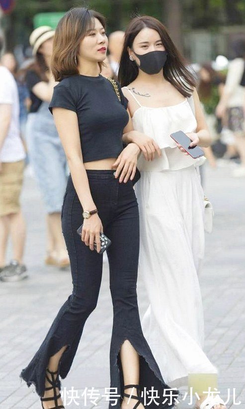 姿态|两位美女大方的姿态漫步街头,清爽大气淑女风满满!