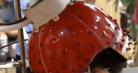 石磨|手搓潜水艇、脚踩机器人,央视的综艺才是玩得最野的那个