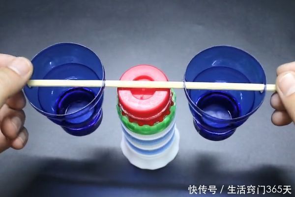 塑料瓶和塑料瓶盖我再也不扔了,简单改造一下,既美观又实用!