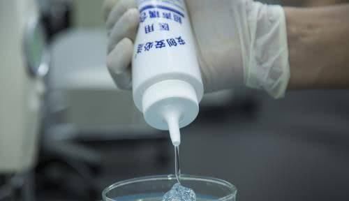 医生|孕妇做B超,为什么医生要涂一层黏乎乎的胶体,说出来你可能不信