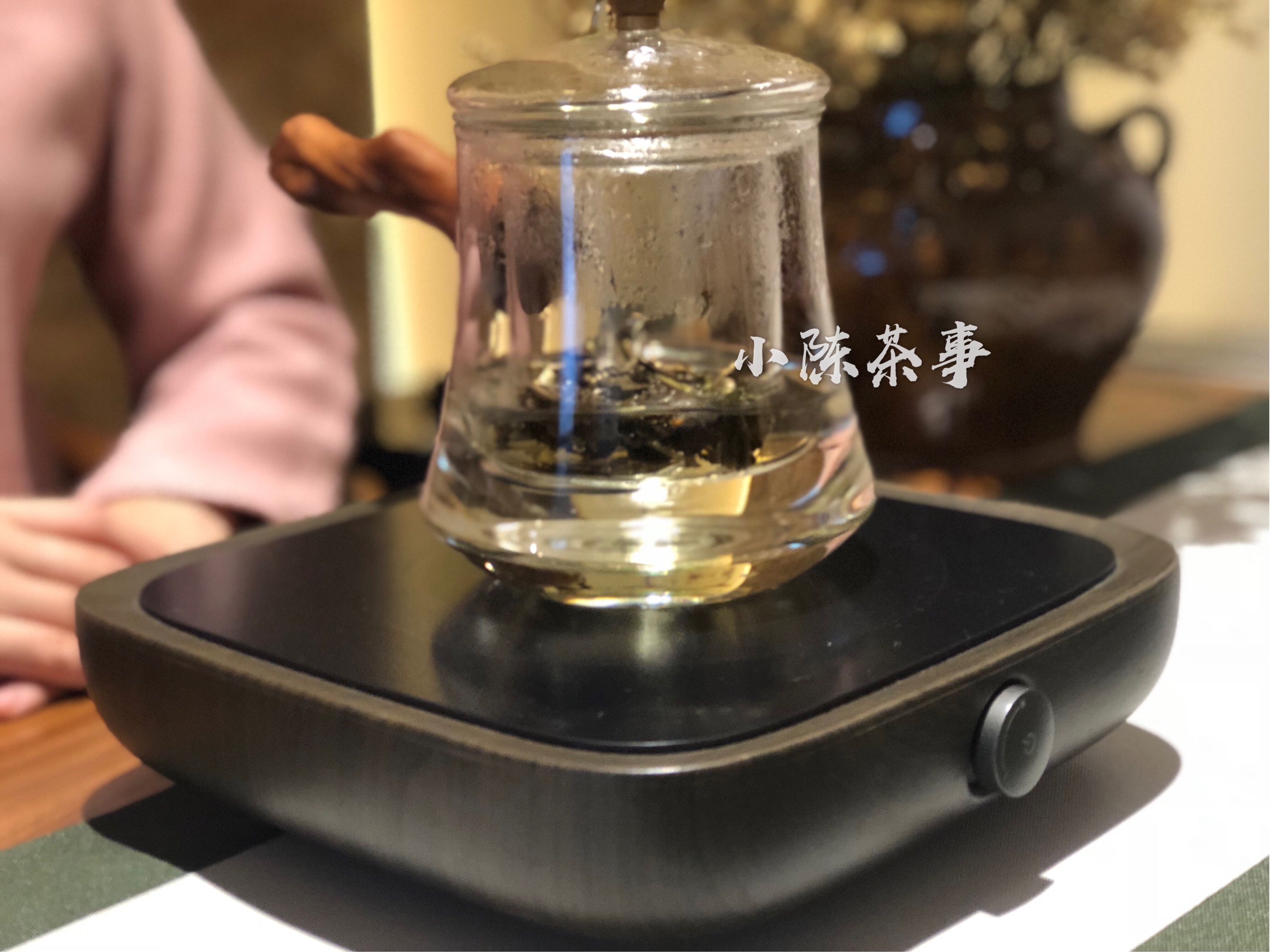 友们|从泡白茶到煮白茶，白茶究竟有什么魅力，让茶友们如此举棋不定？