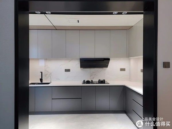 客餐厅|看了长沙夫妻的极简风,才知道什么是“网红”装修,隐形墙很惊艳