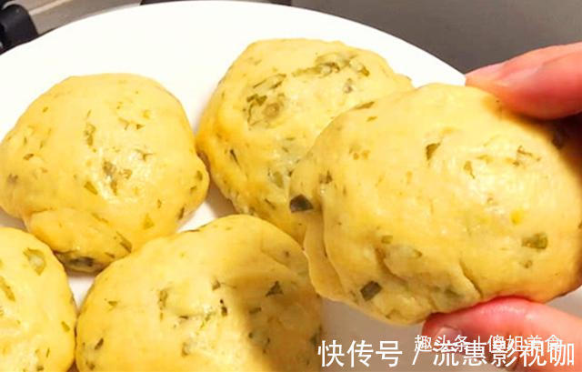 家里有面粉的一定要学着做，上锅一蒸香软可口，出锅孩子们抢着吃