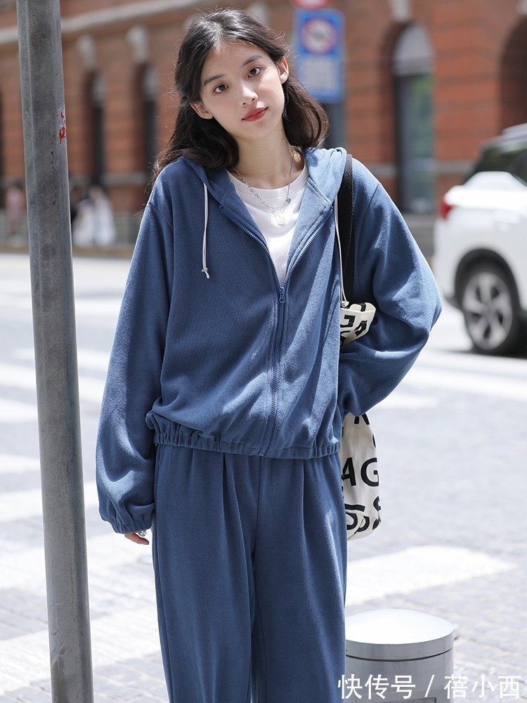 穿搭|简约不繁琐才是真高级,分享7套初秋搭配,跟着穿秒变时尚小达人