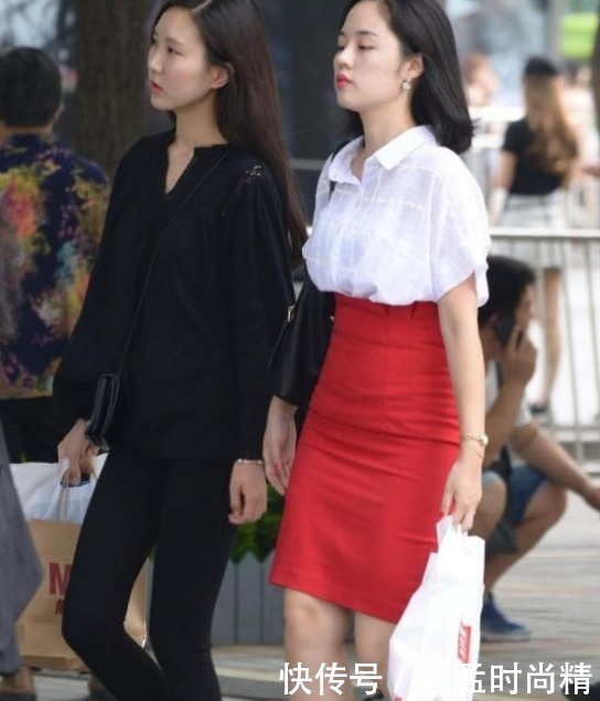 衬衣|红色高腰裙, 搭配白色短衬衣, 夏季就要红红火火