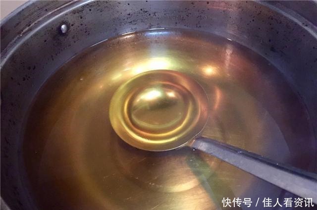 腌制糖蒜,只放醋和糖就错了,加点它,大蒜不发苦,还不容易坏