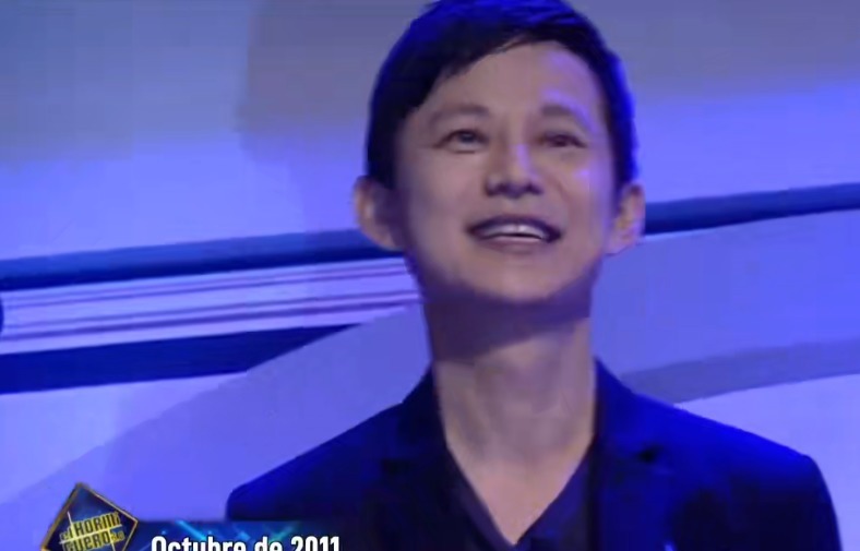 离开了滤镜的何炅长这样，《快本》抄袭被国外公开处刑，太丢人！