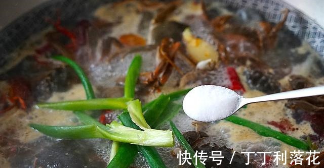 中秋节|入秋后，螃蟹这做法太实用了，不油炸不清蒸，味道鲜美还不掉蟹脚！