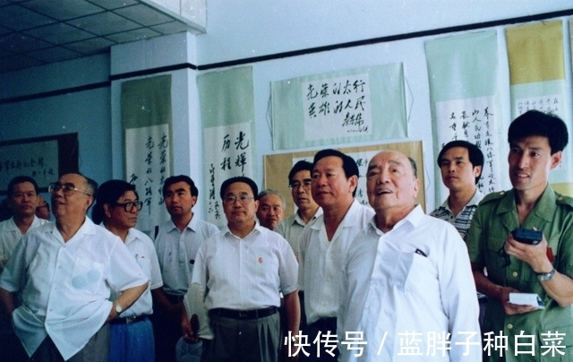 汉字|杨尚昆书法5大字惹争议，笔墨枯湿相伏太霸气，却被网友指不精致