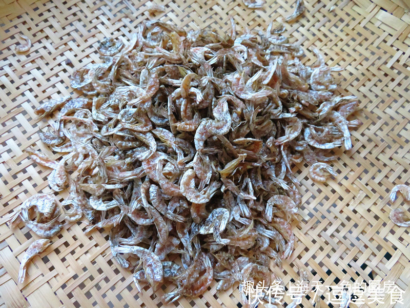 教您在家制作美味调味料，炒菜时加一点它比味精还鲜，快试试！