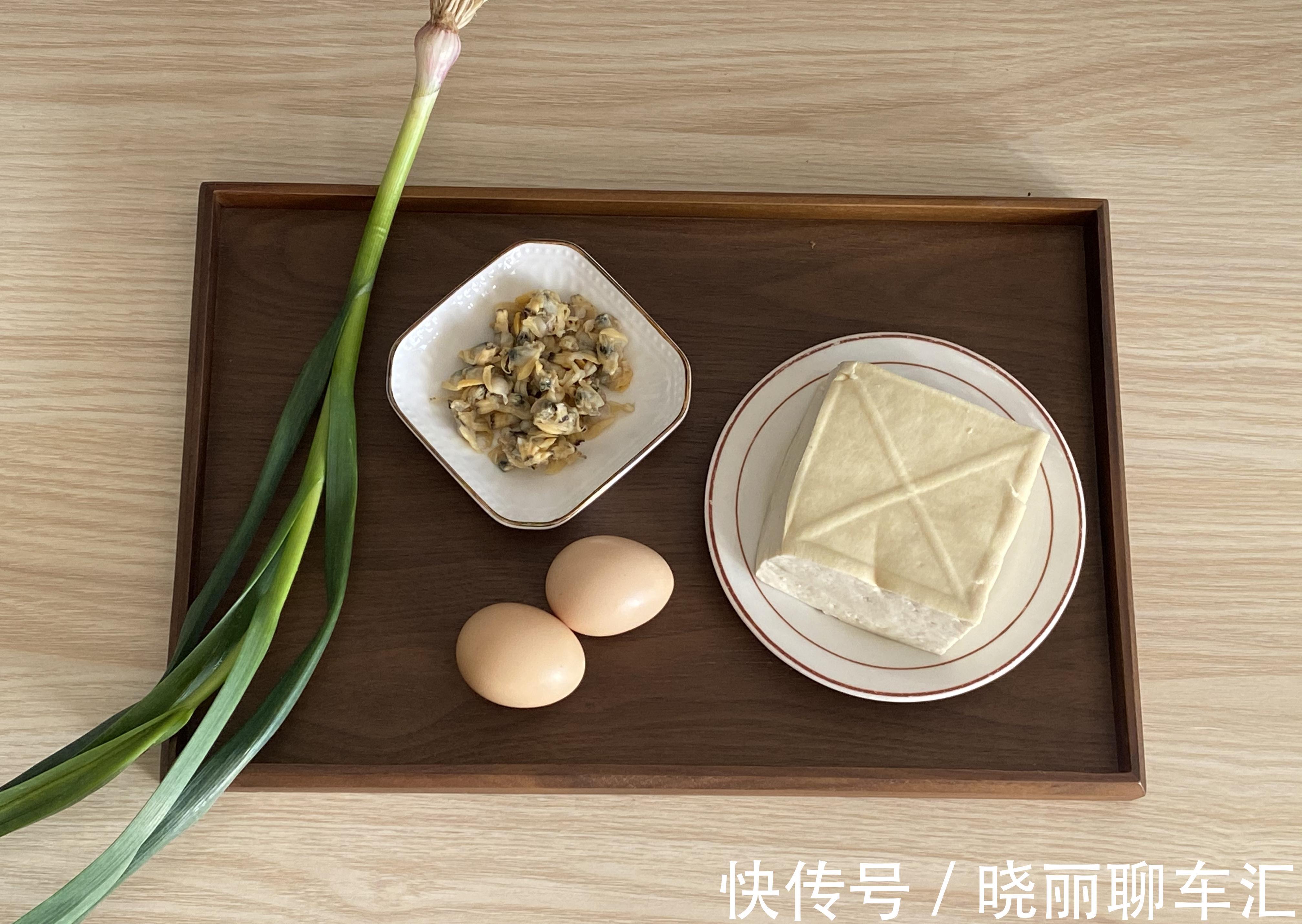 煎豆腐，别急着下锅，多做2步，豆腐外酥里嫩，不粘锅不破皮，香