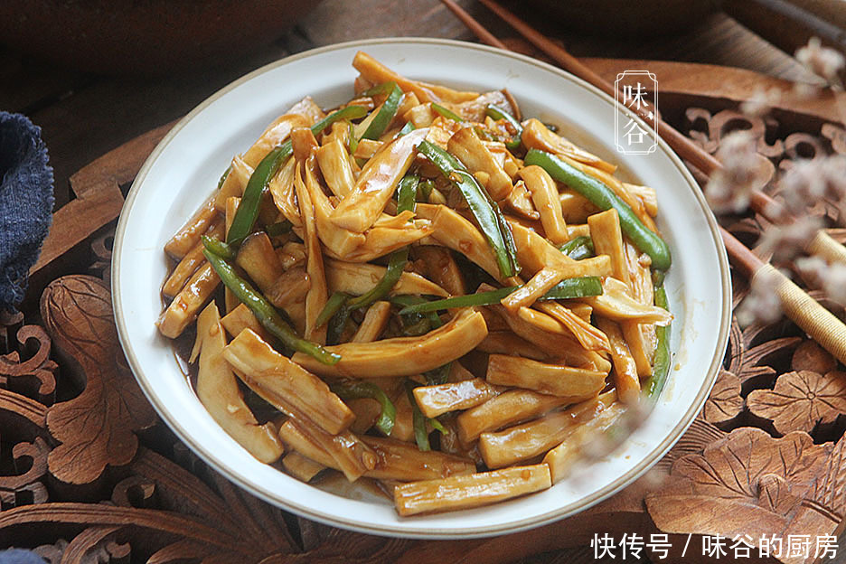 2汤匙|深秋,少吃肉多吃这菜,3块钱1斤,口感比肉还香,胖纸们的最爱