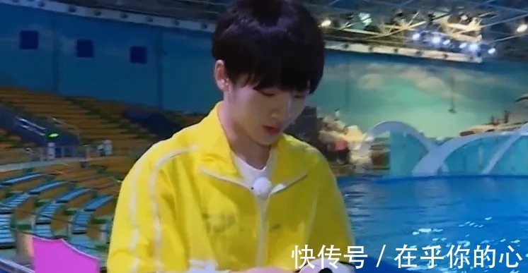 周震南|男艺人染发不能上电视看到跑男周震南的解决方法，过于机智了！