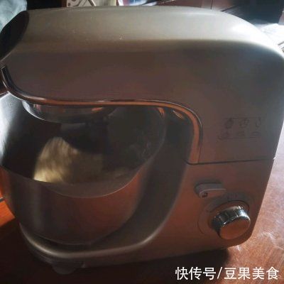 教你做奶香牛奶白土司，好吃不腻，每次做的都不够吃