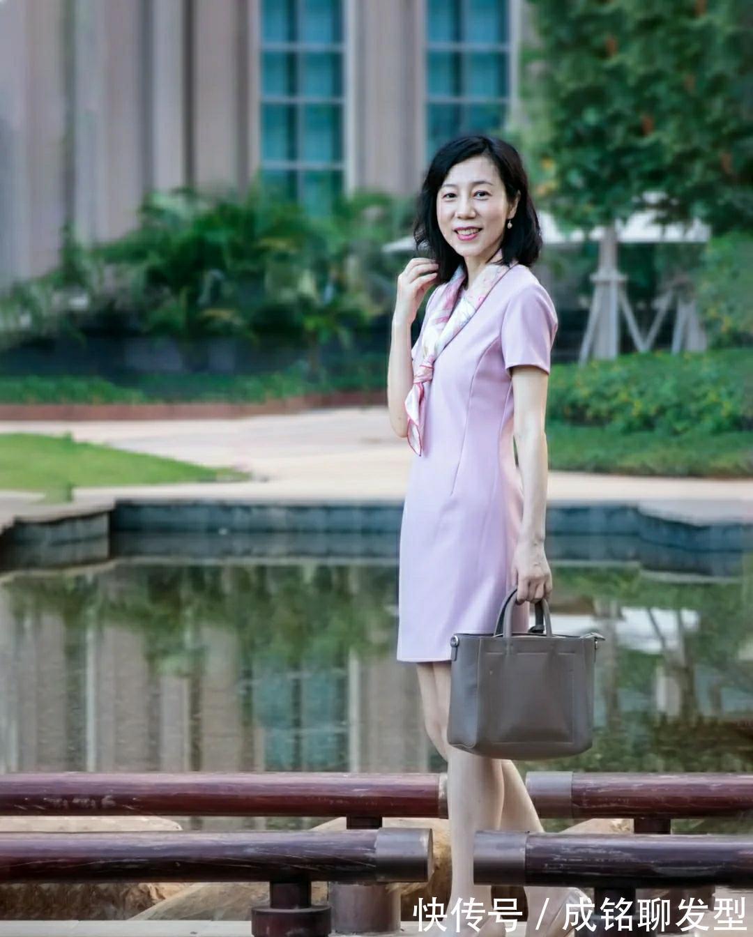 减龄|50岁女人更会穿搭，这五套搭配时髦又精致，端庄大气减龄又高级