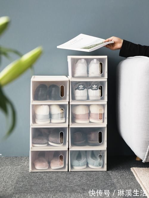 承重性|她家的玄关简简单单，却让人进屋就眼前一亮，淡雅又温馨是我向往的装修