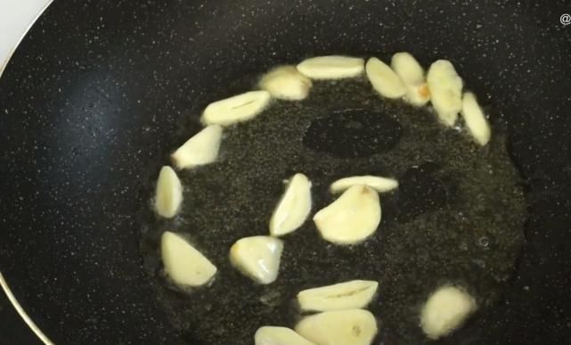 百合科|洋葱这么吃,血管不堵不得病,三高不近身,一辈子不受血栓困扰