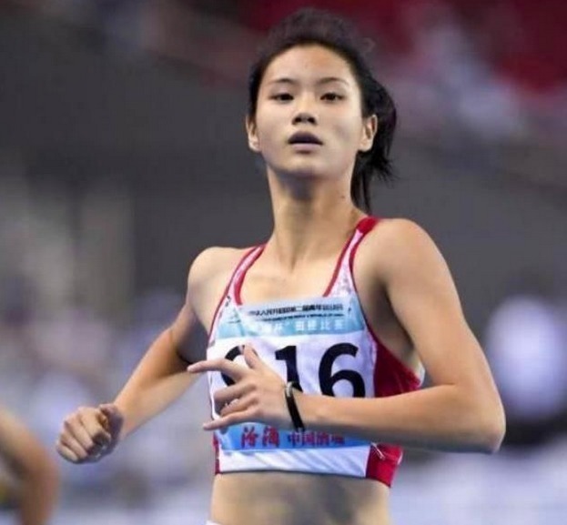 打破|15岁一举打破世界纪录，被赞“女版刘翔”，清华北大向其发出邀请
