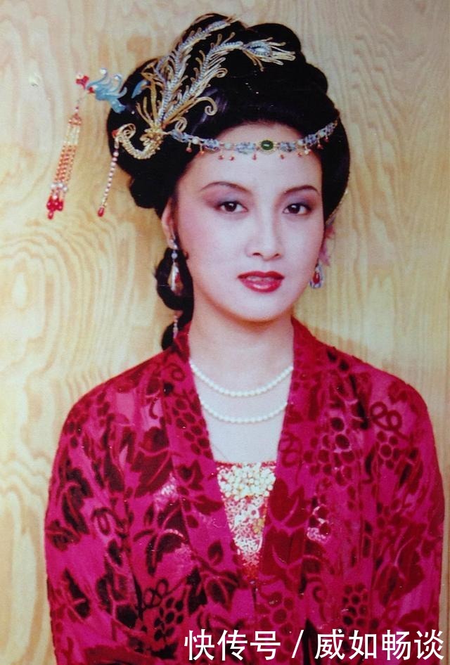 红楼梦|《红楼梦》里王熙凤新官上任三把火