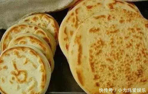 硬面烤饼|古代流传了两干多年的美食,曾是秦军们穿在身上还能当盔甲。